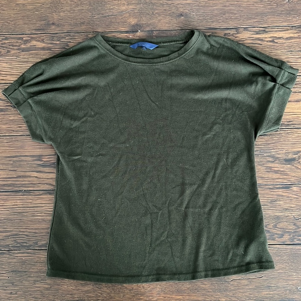 Rachel Roy top with sleeve accents M dark green